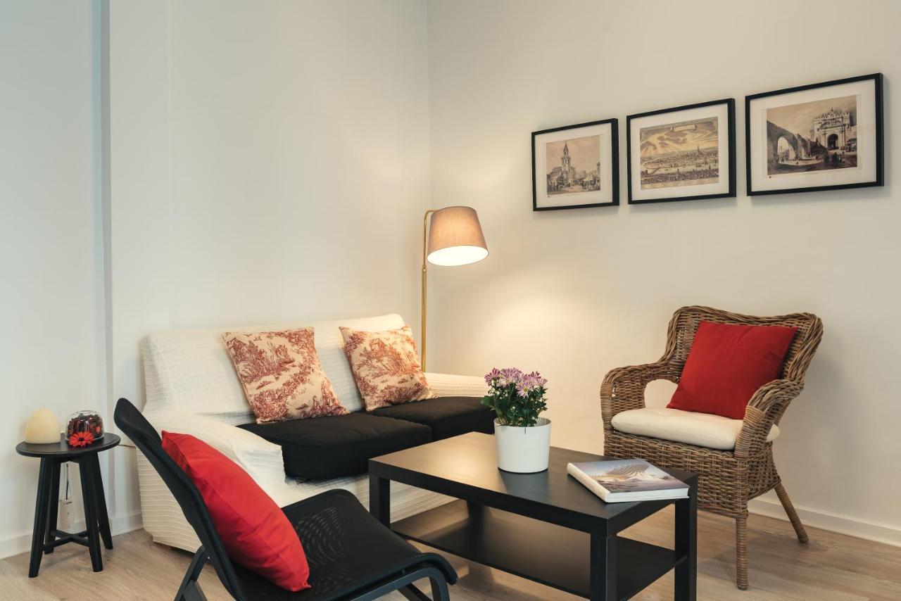 Apartamentos San Pedro Севілья Екстер'єр фото